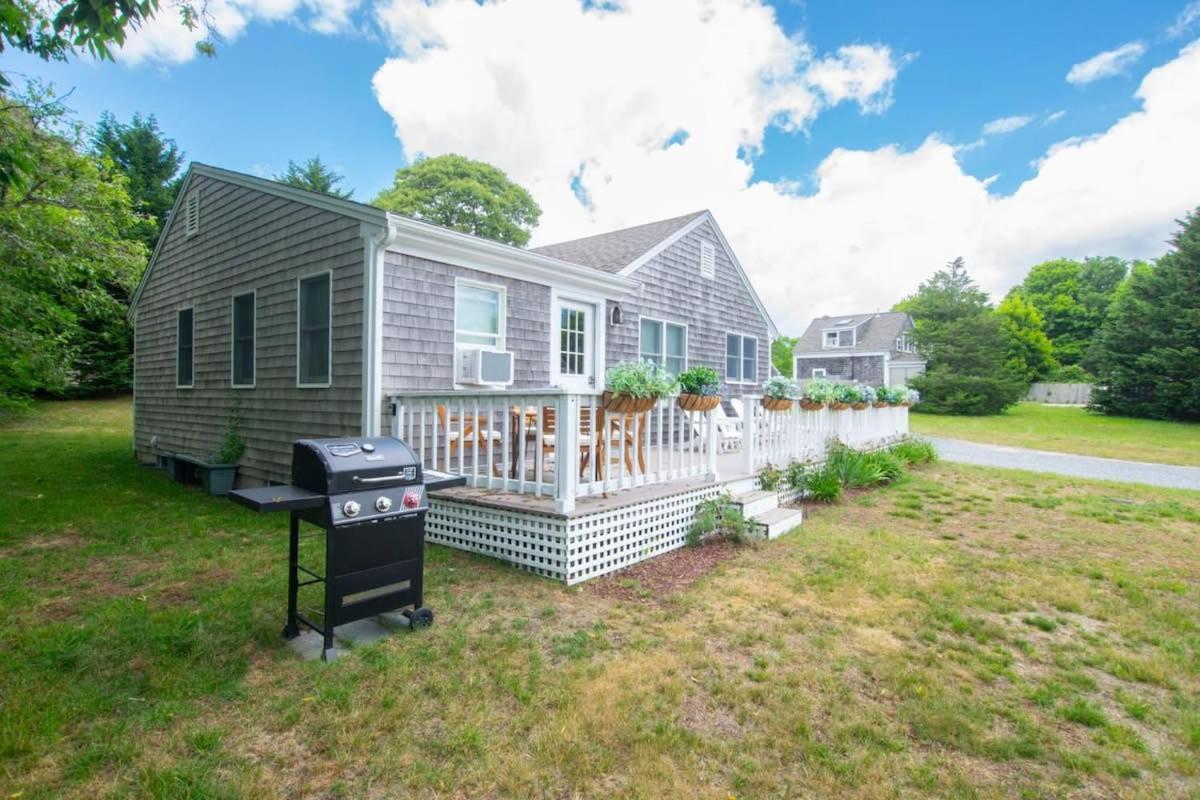 Wrap-Around Porch Mins To Beach Chatham Exterior photo